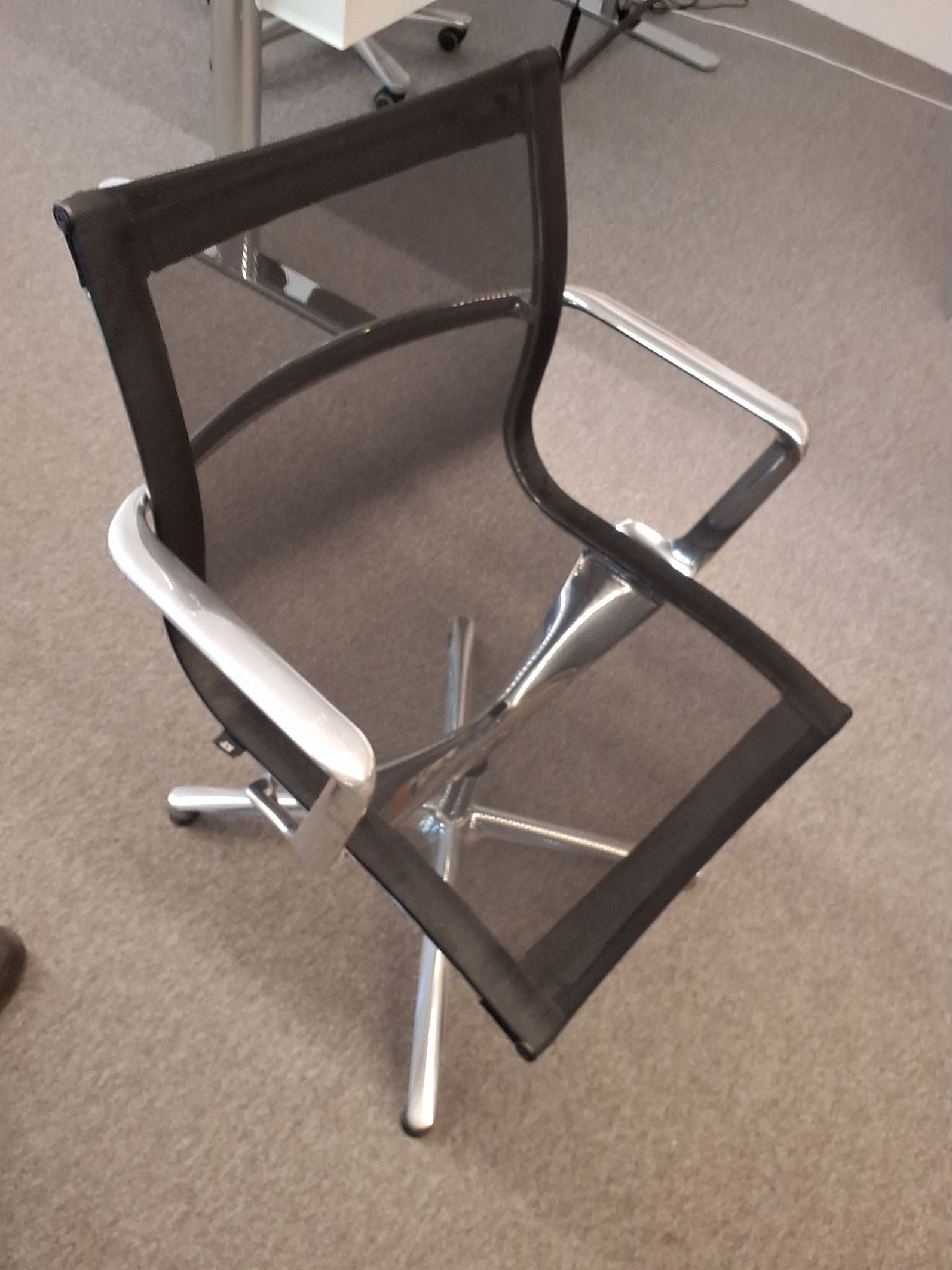 Konferencestol IFC - 6011